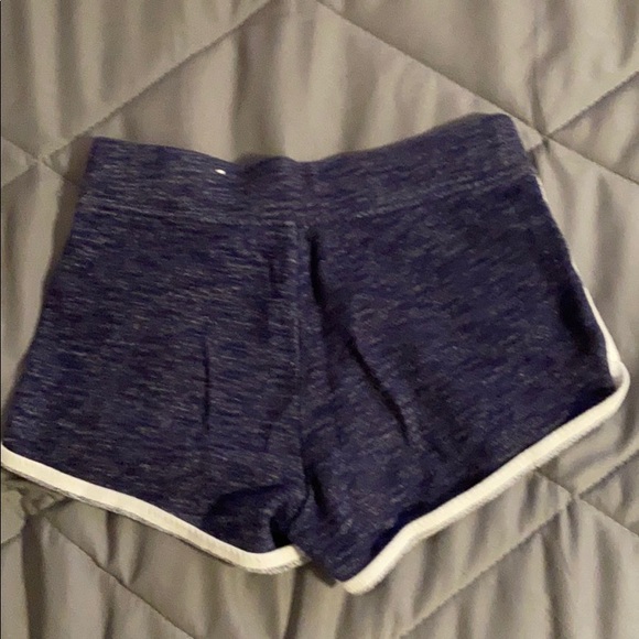 Shorts - Picture 3 of 3